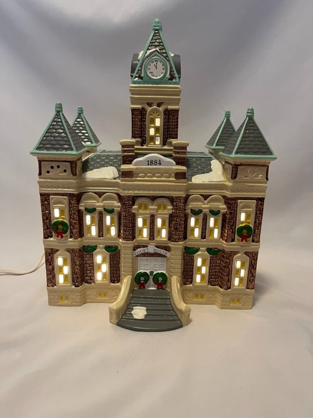 Department 56 Snow Village – County Courthouse Lighted Building • Inline Switch